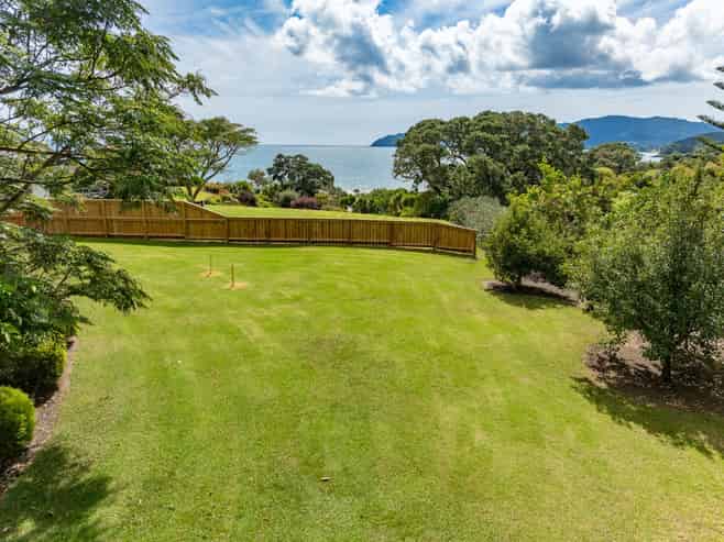 2 Coopers Drive, Coopers Beach