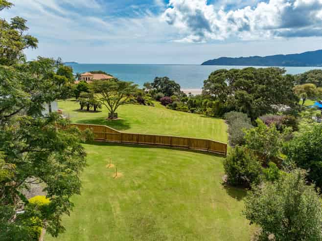 2 Coopers Drive, Coopers Beach