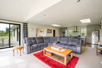 232 Crow Road, Thomsons Crossing