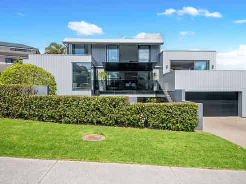 7 Whitcombe Road, Bucklands Beach