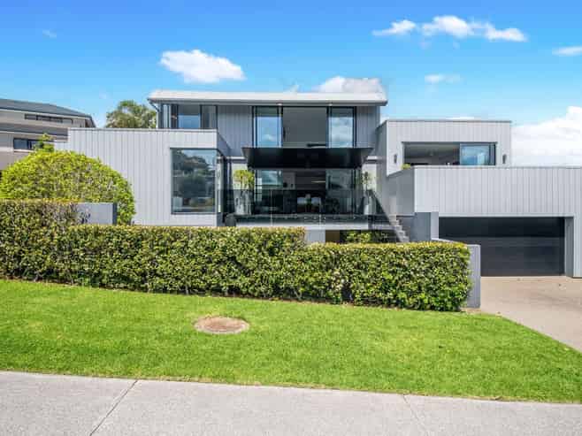 7 Whitcombe Road, Bucklands Beach