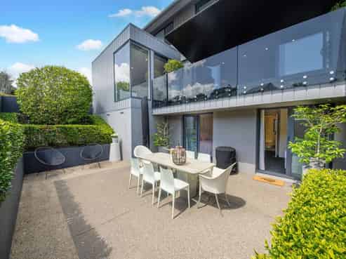 7 Whitcombe Road, Bucklands Beach