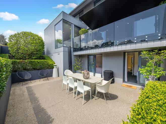 7 Whitcombe Road, Bucklands Beach