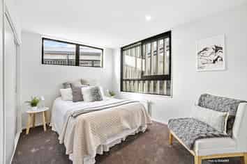 15/6 Bushland Grove, Paparangi