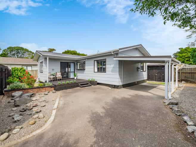 8a Pukeko Street, Paraparaumu