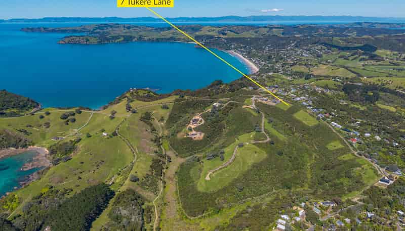 7 Tukere Lane, Onetangi