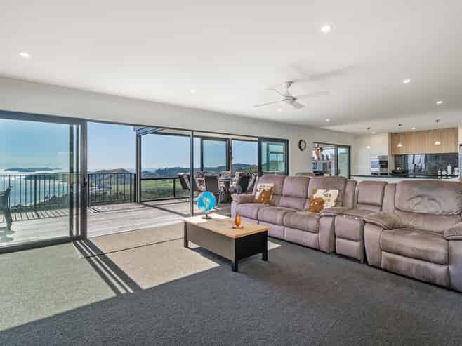 212 Black Jack Road, Kuaotunu