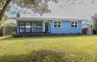 4 Charles Street, Carterton