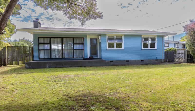 4 Charles Street, Carterton