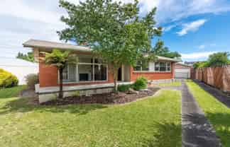 6 Gerrand Place, Chedworth