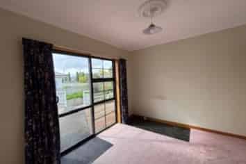 15 Lark Street, Oamaru