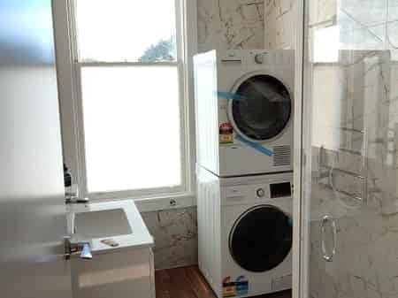 2/124 Constable Street, Newtown