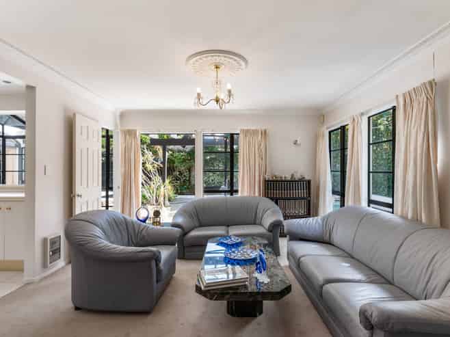 19 Elizabethan Gardens, Saint Heliers