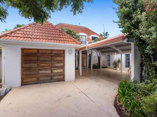 19 Elizabethan Gardens, Saint Heliers