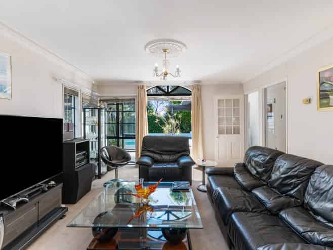 19 Elizabethan Gardens, Saint Heliers