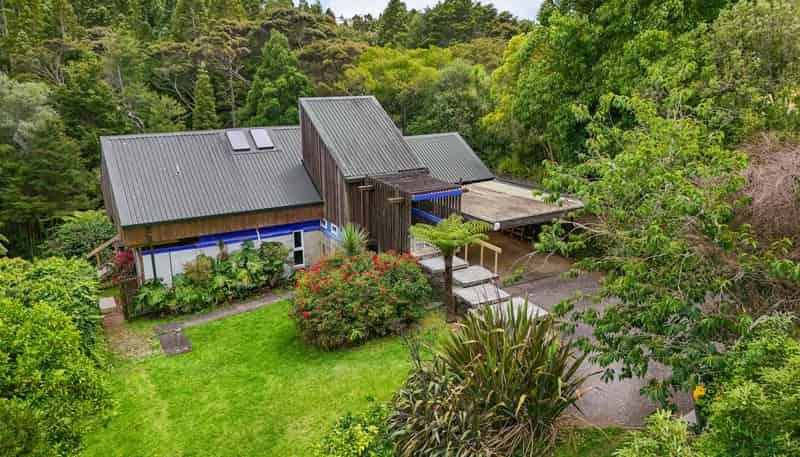 25 & 27 Kauri Glen Road, Northcote