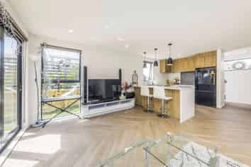 11 Lewis Road, Pakuranga