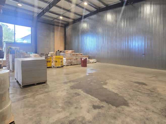 New high-stud workshop