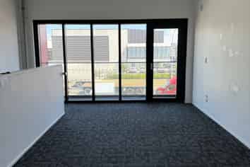 147 sqm Manurewa Warehouse with Container Access