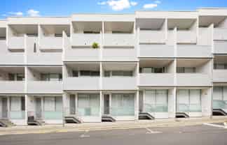 18L Fisher-Point Drive, Auckland Central