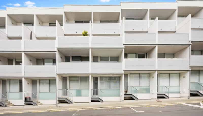 18L Fisher-Point Drive, Auckland Central