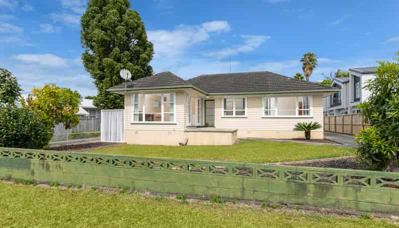 12 Montmere Avenue, Te Atatu Peninsula