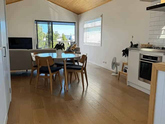 2/64 Maskell Street, St Heliers