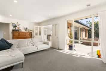 21 Linkwater Way, Parklands