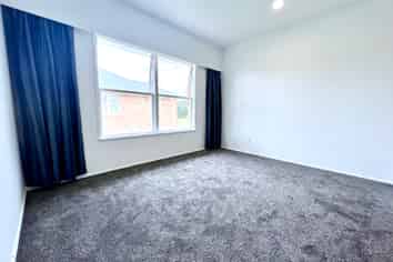 2/12 Aramoana Ave, Devonport