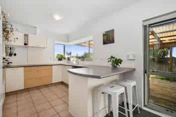 11 KAIMOANA STREET, Weymouth