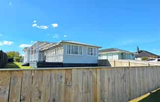 44 Mill Street, Marton