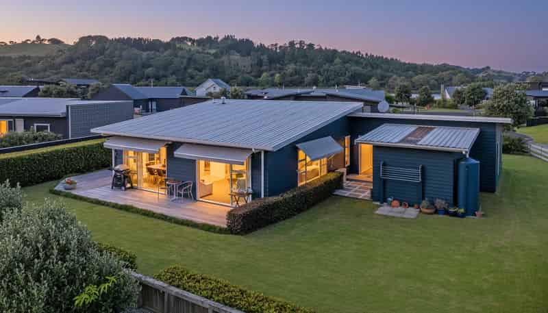 15 Admiral Drive, Cooks Beach