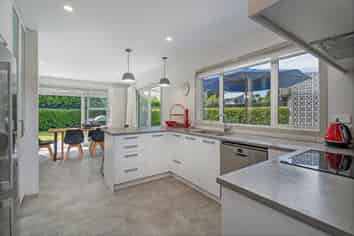 15 Admiral Drive, Cooks Beach