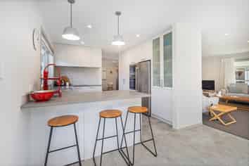 15 Admiral Drive, Cooks Beach
