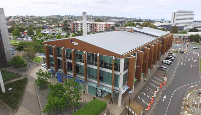  Smales Farm 74 Taharoto Road, Takapuna