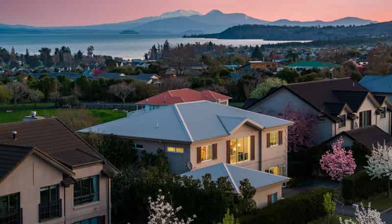 18 Chateau Crescent, Rangatira Park