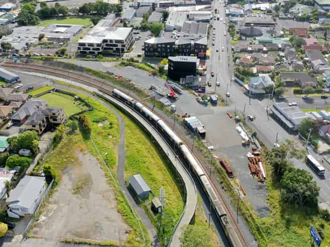 Rare 4,400sqm hardstand yard