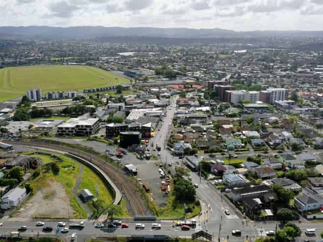 Rare 4,400sqm hardstand yard