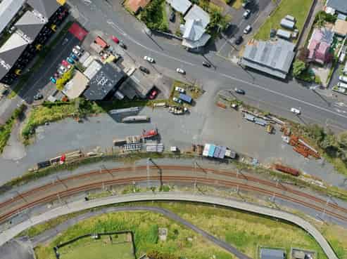 Rare 4,400sqm hardstand yard
