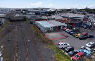 Functional unit with exclusive yard - Otahuhu