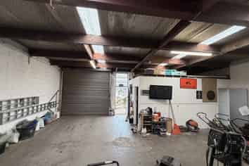 Functional unit with exclusive yard - Otahuhu