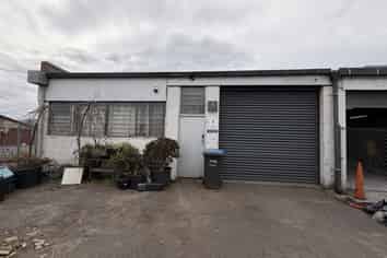 Functional unit with exclusive yard - Otahuhu