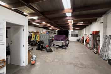 Functional unit with exclusive yard - Otahuhu