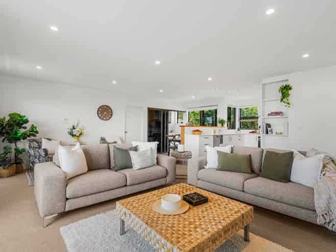 33 Gordon Craig Place, Algies Bay