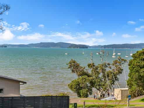 33 Gordon Craig Place, Algies Bay