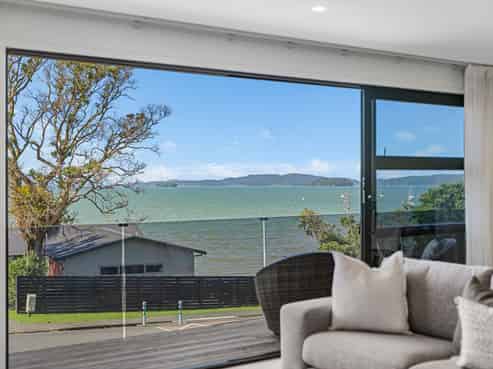 33 Gordon Craig Place, Algies Bay