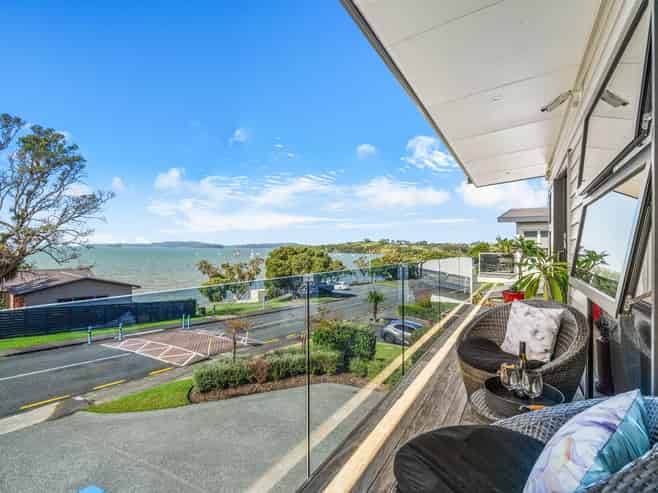 33 Gordon Craig Place, Algies Bay