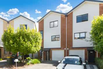 230/172 McLeod Road, Te Atatu South