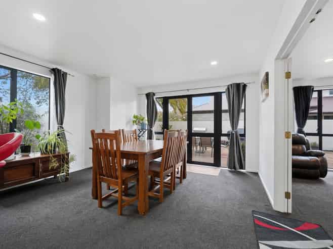 24 Welsford Street, Woodend