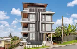 2/12 Burns Avenue, Takapuna